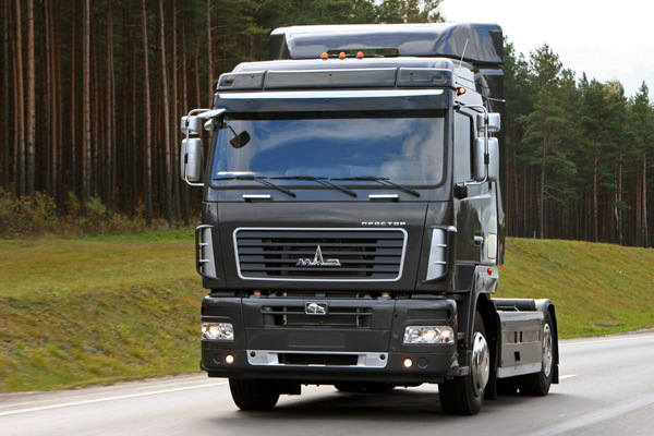 Фото лобового стекла грузового автомобиля после замены в АвтостеклаПрофи