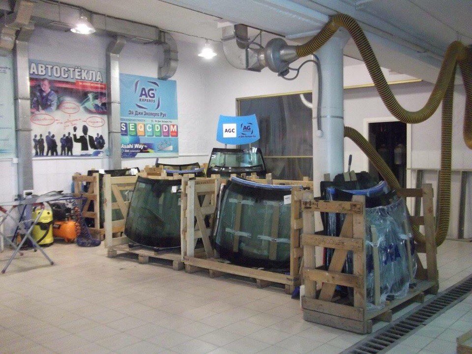 Фото автостекол в наличии для замены