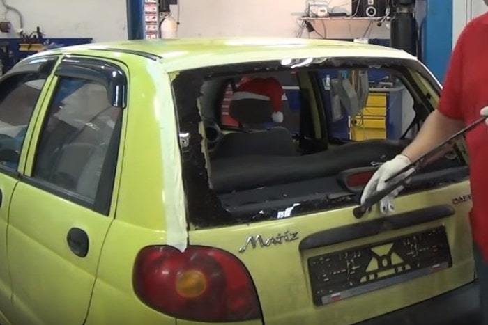 Фото Deawoo Matiz с демонтированным заднем стеклом