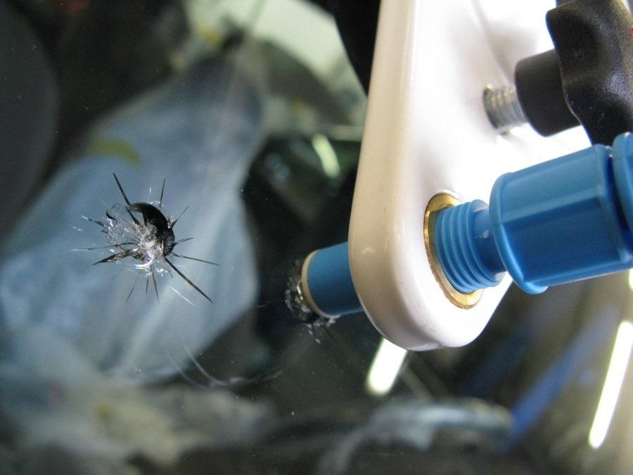 Ремонт стекла автомобиля фото